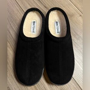 Minnetonka Men's Black Slip-On Loafers